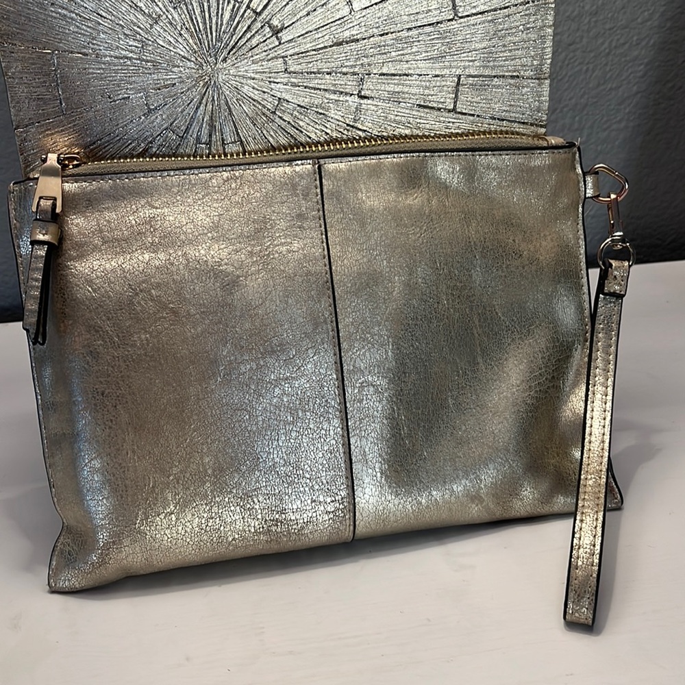 INC WRISTLET *GOLD*